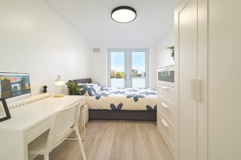 All-Female in Newly Renovated Flat in Bow✨️