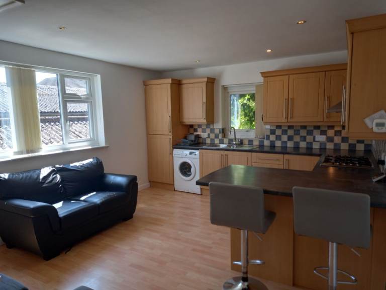 Modern 2 Bedroom Fully Furnished Flat- Loughborough Town Centre
