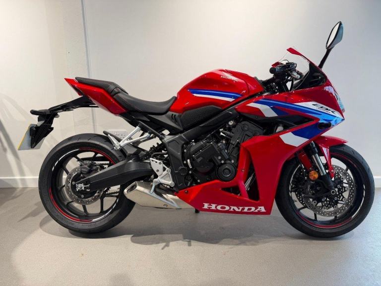 2025 HONDA CBR650R E-Clutch, '25 Plate with just 117 miles