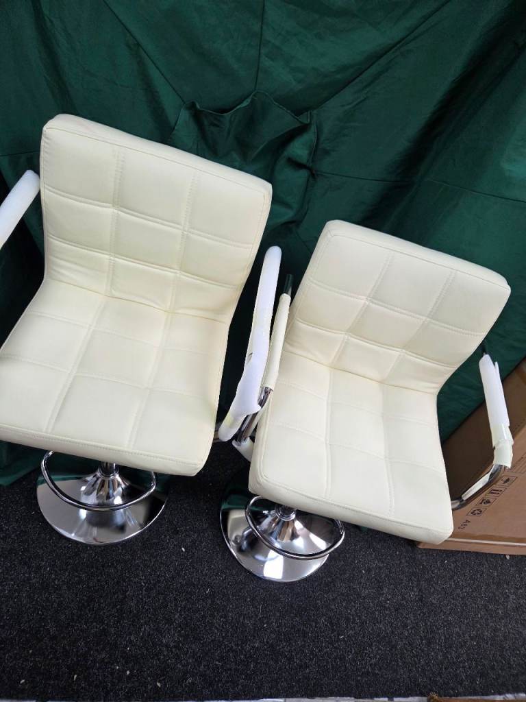 2x Bar Stools Gas Lift Swivel Stools Hub Club Cafe Breakfast Chairs Faux Leather 