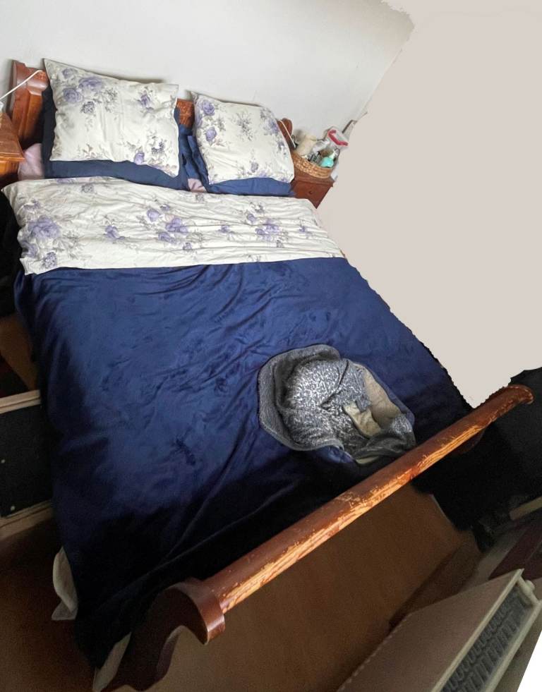 Pine Double Sleigh Bed 160x200cm/63" x 78" w 4 drawers, slats, mattress, topper, fitted sheets