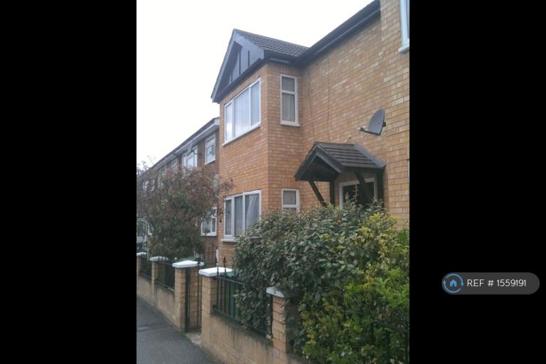 1 bedroom flat in Empress House, London, E10 (1 bed) (#1559191)