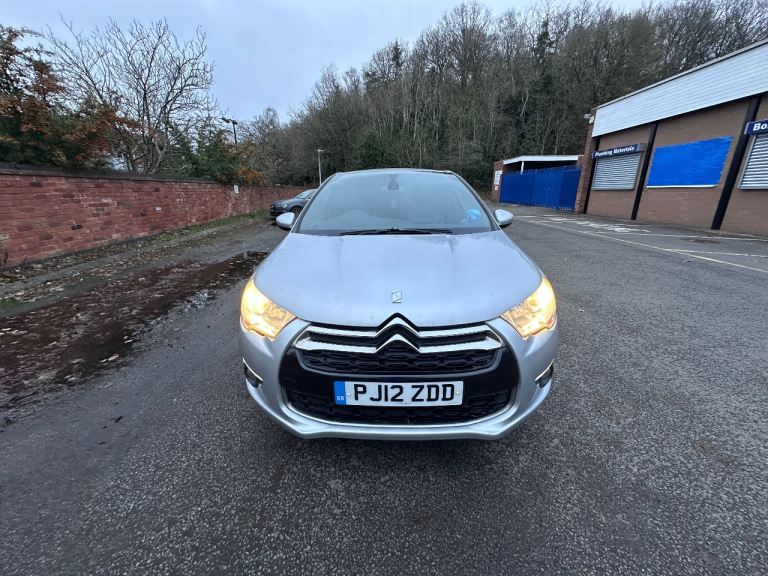 Citroen, DS4, Hatchback, 2012, Manual, 1560 (cc), 5 doors