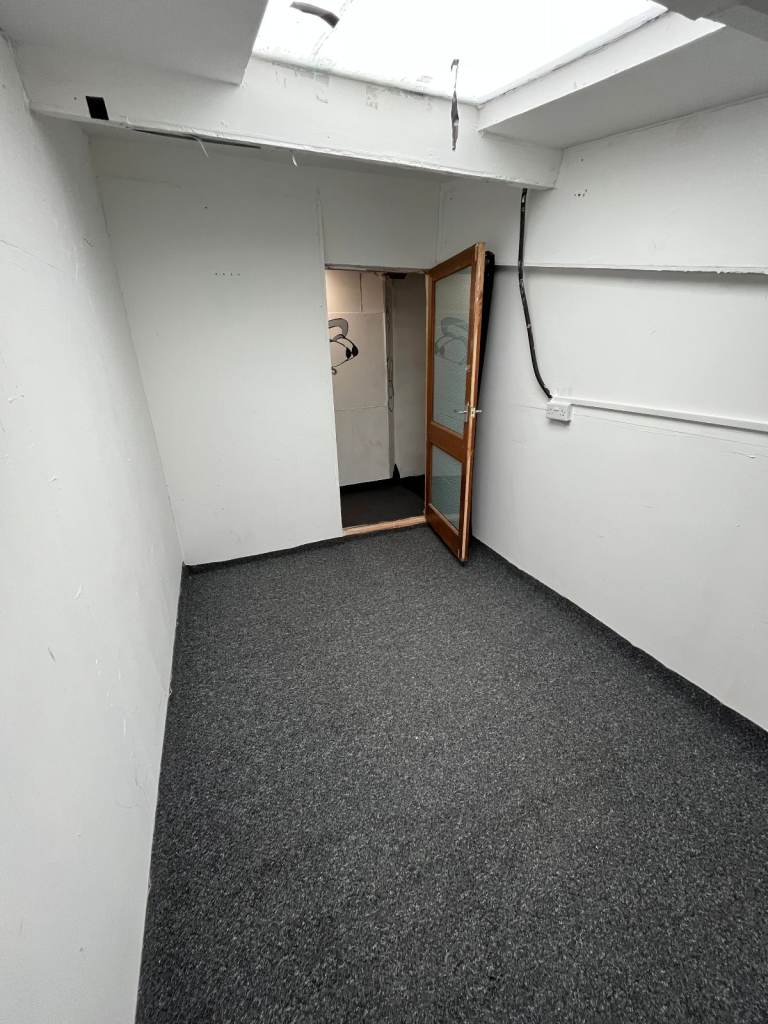 Monthly Hire Music Studios for band and producers 