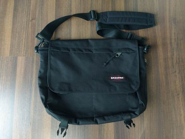 Eastpak Messenger bag
