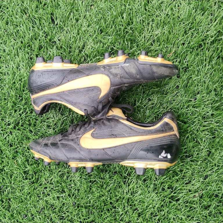 Football Boots (Nike Tiempo)