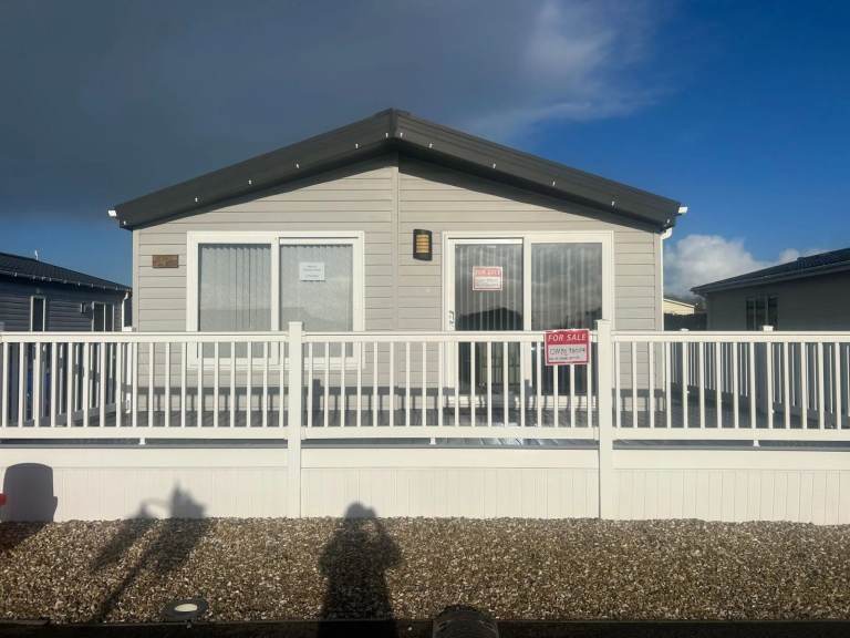 South Facing Willerby Clearwater Lodge for Sale 40 x 20 ft