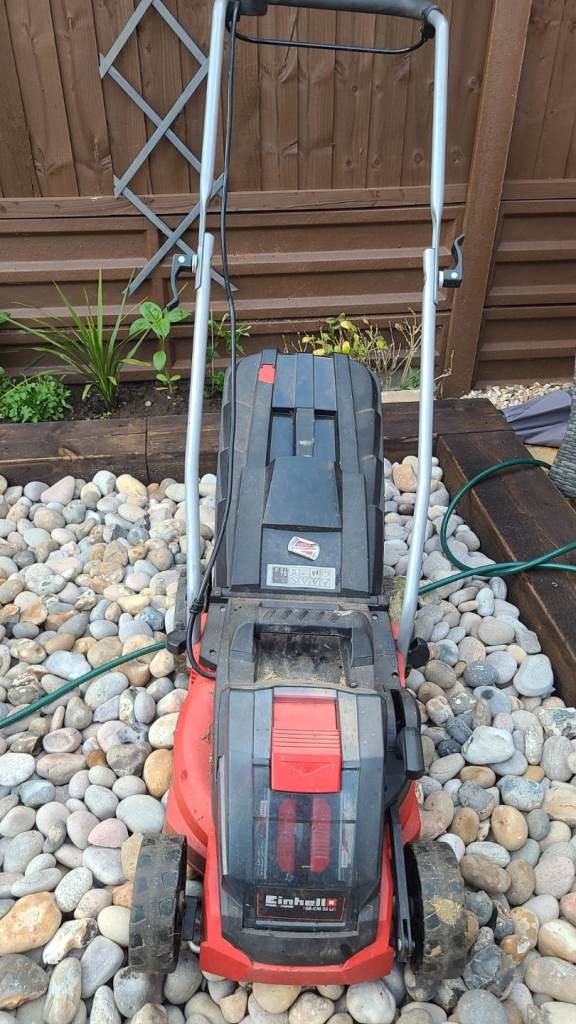 Cordless lawnmower and strimmer set