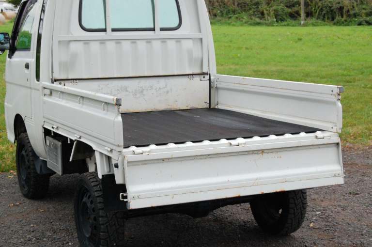 DAIHATSU HIJET  White Manual Petrol 2008