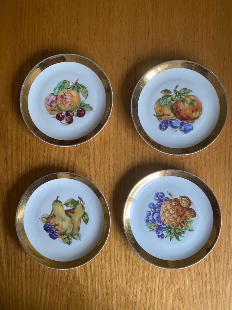 Attractive Fruit Design Side Plates. Set of 4. Ideal for wall display. Vintage