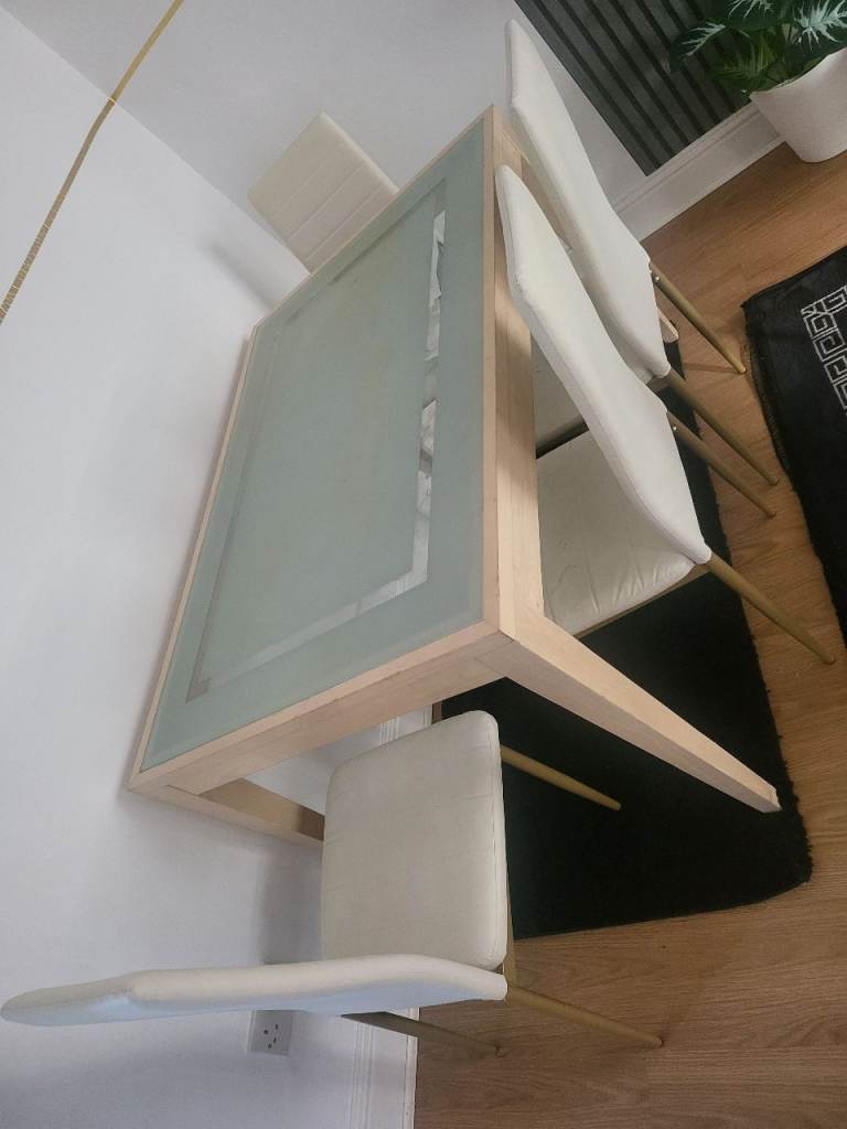 Dinning table and 4 chairs 
