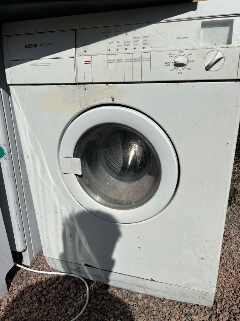 Washing machine in terrible condition but fully working