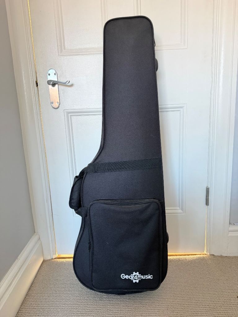 Encore Electric Guitar with Gig Bag and Lead – Good Condition