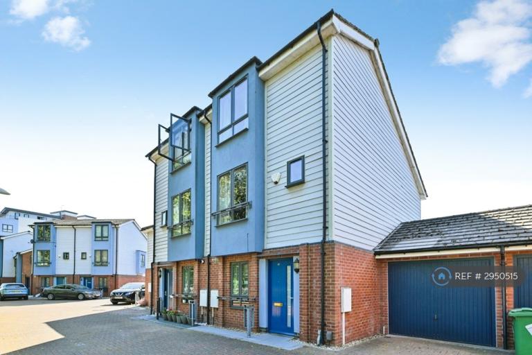 3 bedroom house in Cremorne Drive, Nottingham, NG2 (3 bed) (#2950515)