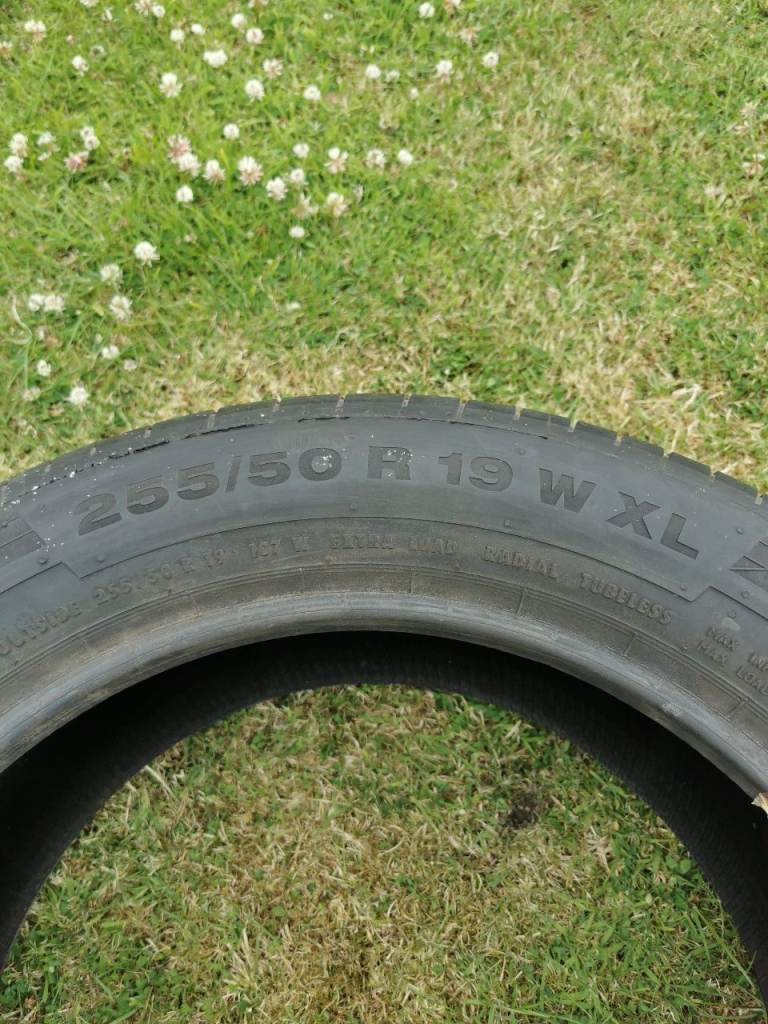 255 50 19 rsc tyre continental 7mm tread