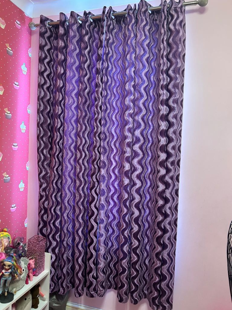 Good Condition Purple Fabric Curtains with Chevron Pattern