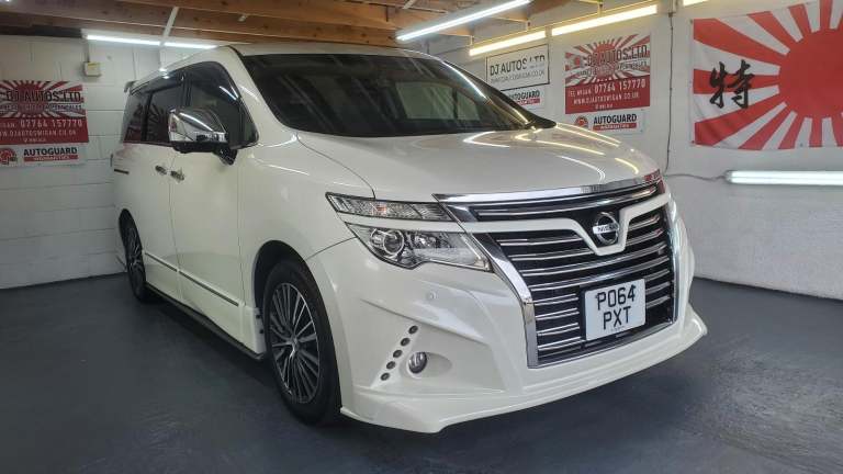 Nissan Elgrand e52 3.5cc automatic 8 seater fresh japanese import 60k 2014