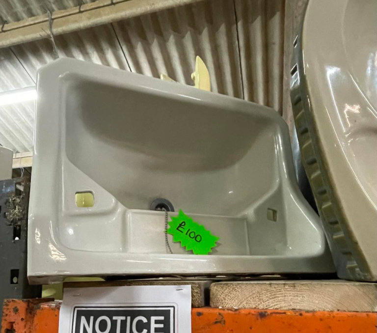 Ref 3 : 1950's Ceramic Sink