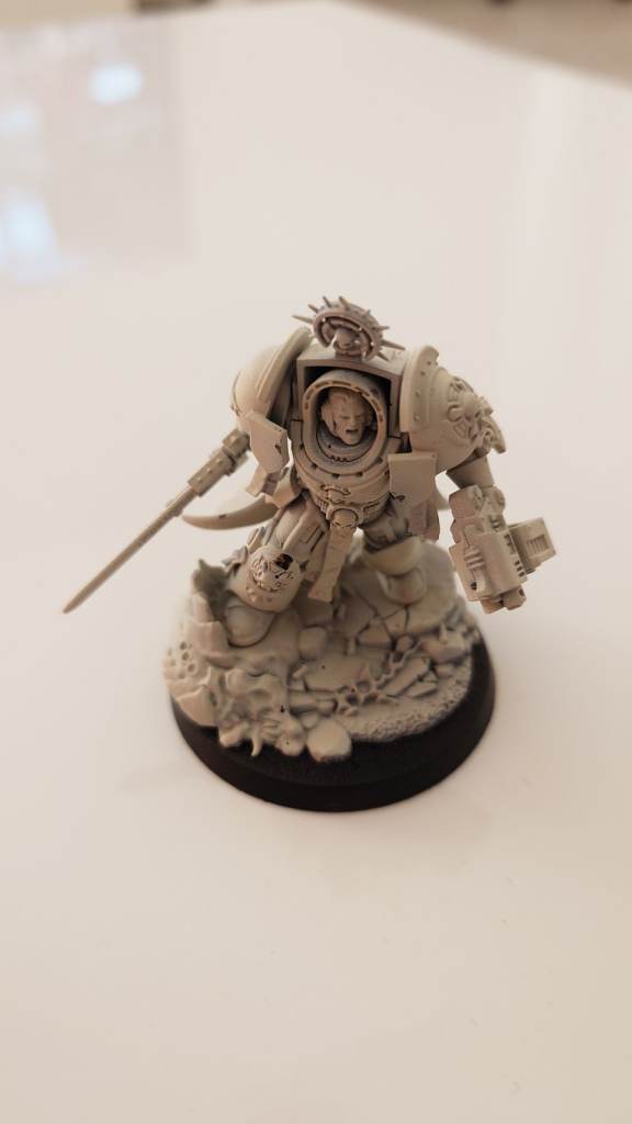Warhammer 40k Space Marine Captain in terminator armour