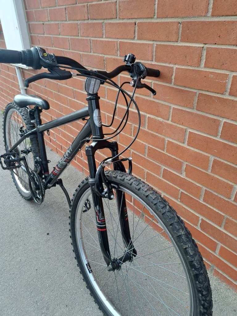 Junior's apollo mountain bike brilliant condition 