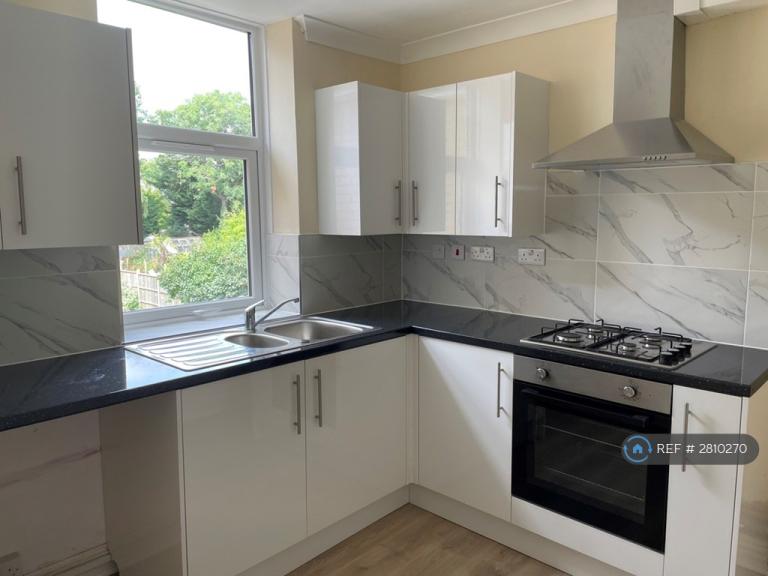 1 bedroom flat in Swan Road, West Drayton, UB7 (1 bed) (#2810270)
