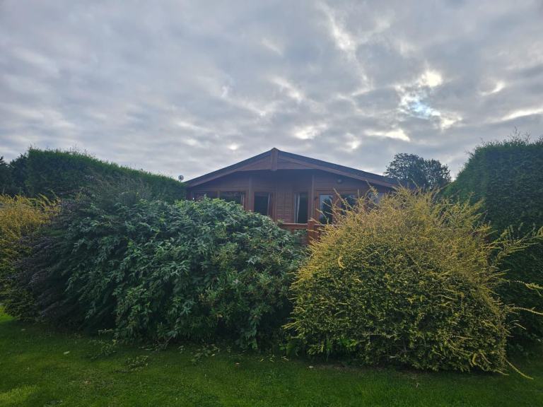 LOG CABIN OFF SITE SALE 3 BEDROOM TWIN LODGE 40FT X 20FT | 2006 EX PRIVATE OWNED