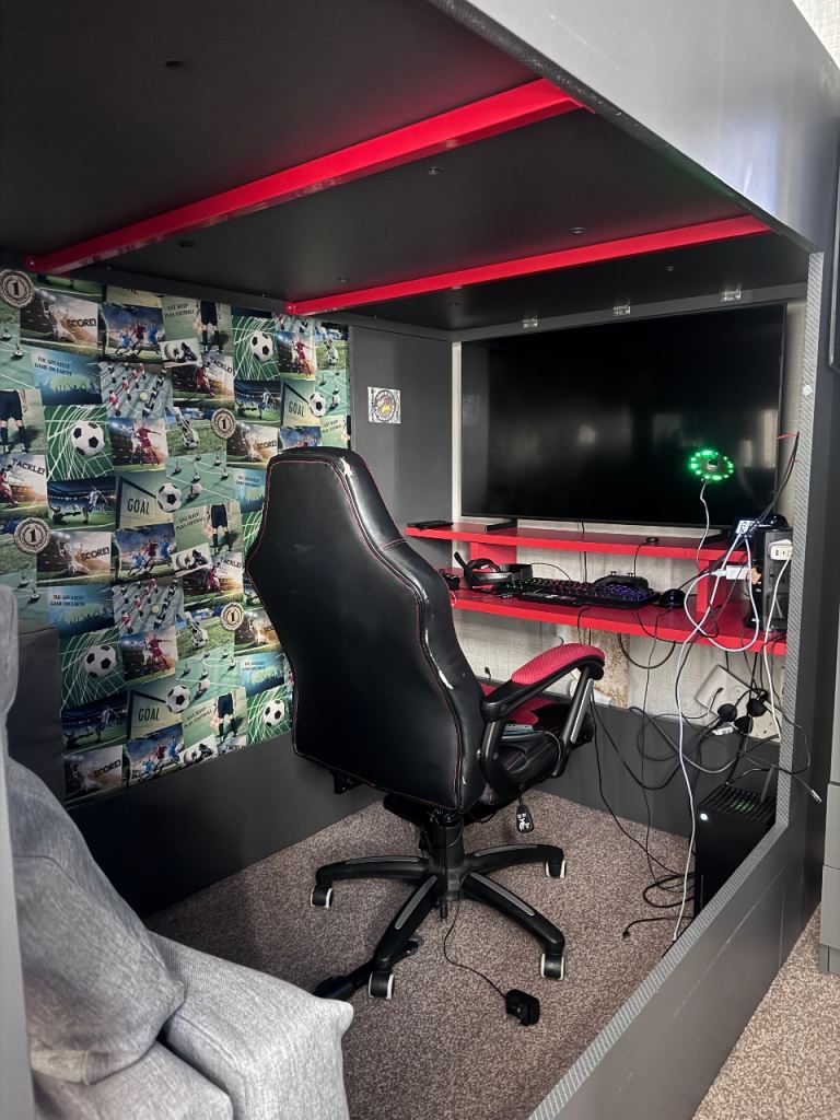 Gaming bed- high sleeper small double/pod bed 