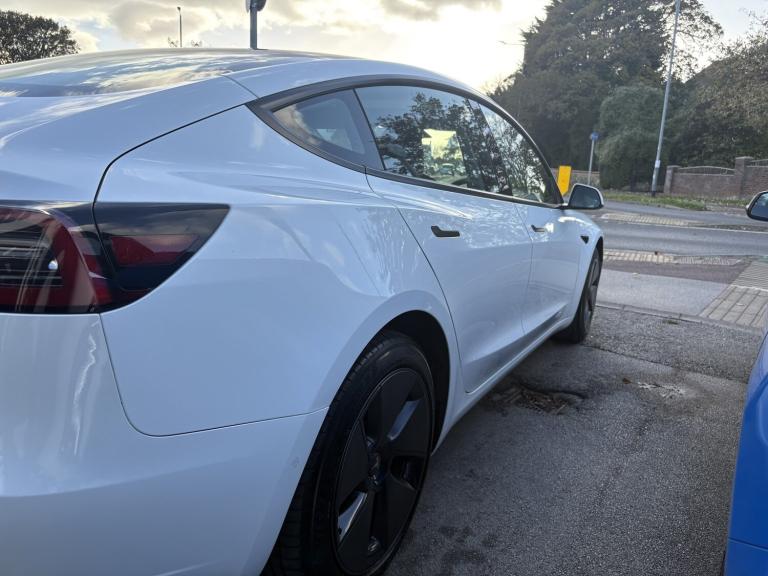 TESLA MODEL 3 Standard Range Plus 2021