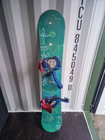 K2 Luna Snowboard with Bindings – Green | in Bodmin, Cornwall