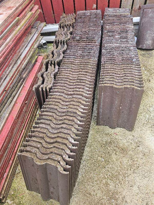 Joblot roof tiles X88
