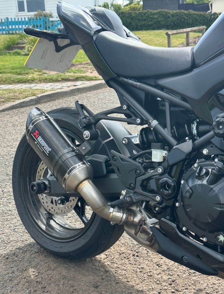 2025 Kawasaki Z900 Akrapovic Carbon Fiber Slip-On