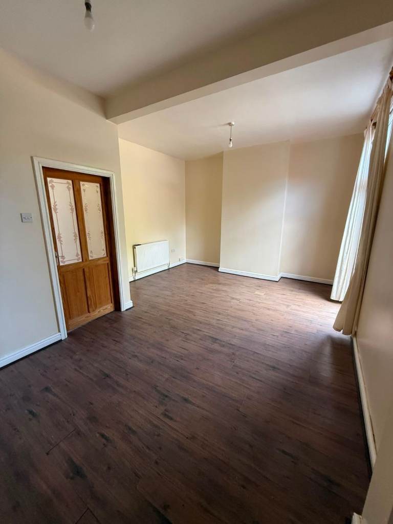 4 bedroom property available to rent in Erdington. 