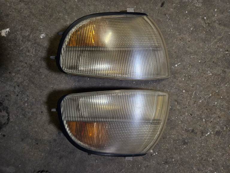 Mitsubishi delica l400 front indicator units
