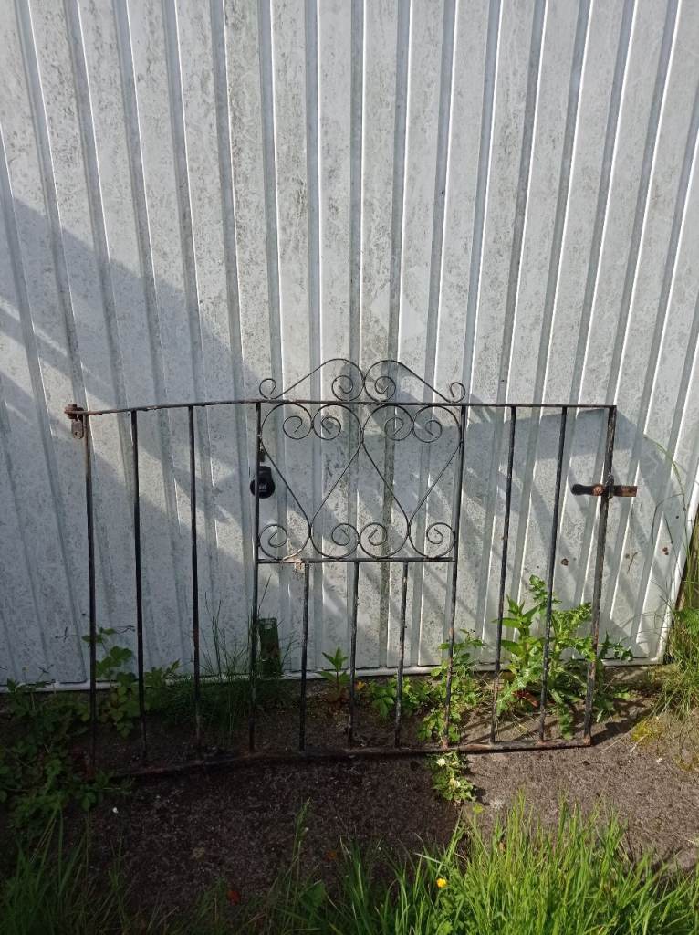 Metal gate 4