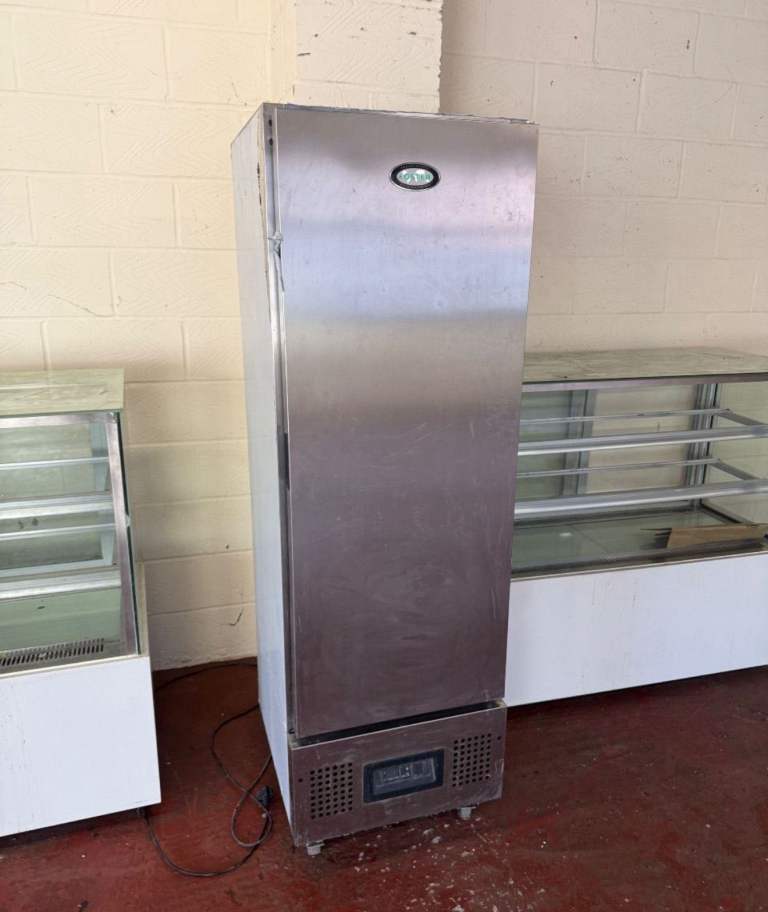 Commercial single door foster fridge cafe shop restaurant takeaway 
