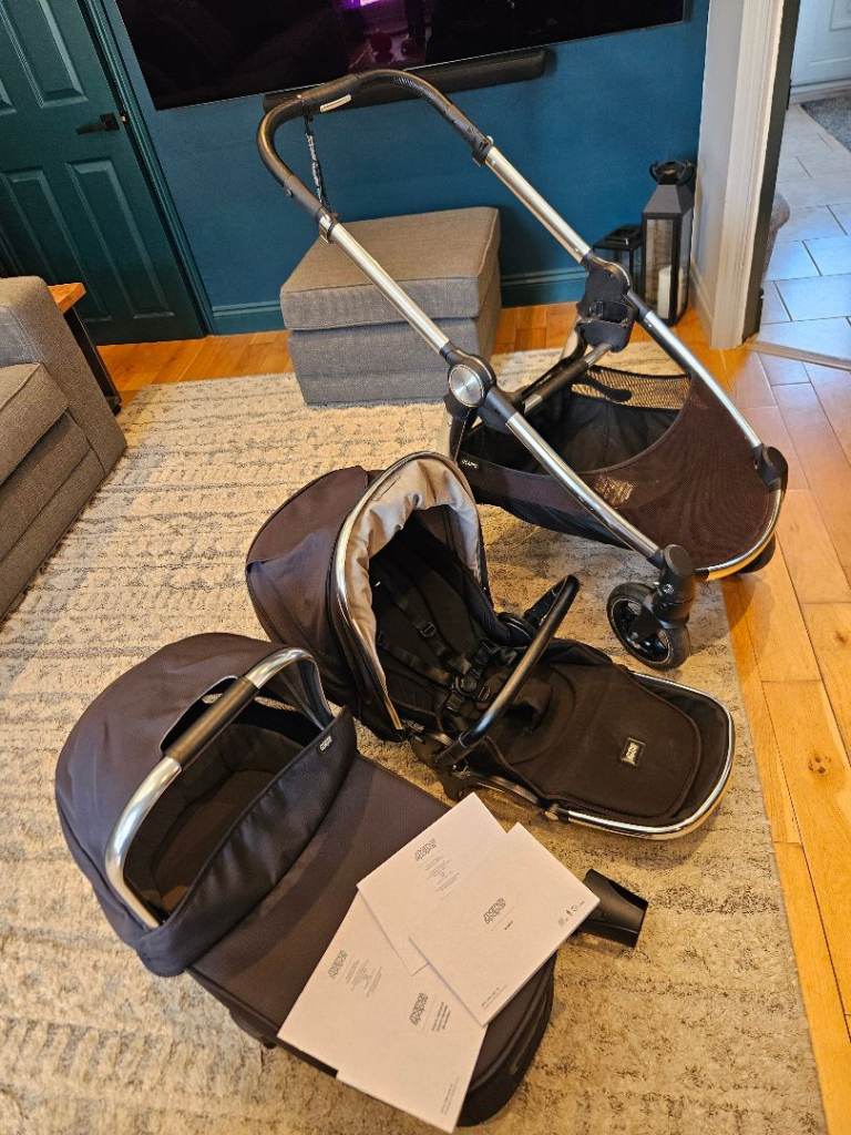 Mamas and Papas Ocarro pushchair and pram bundle 