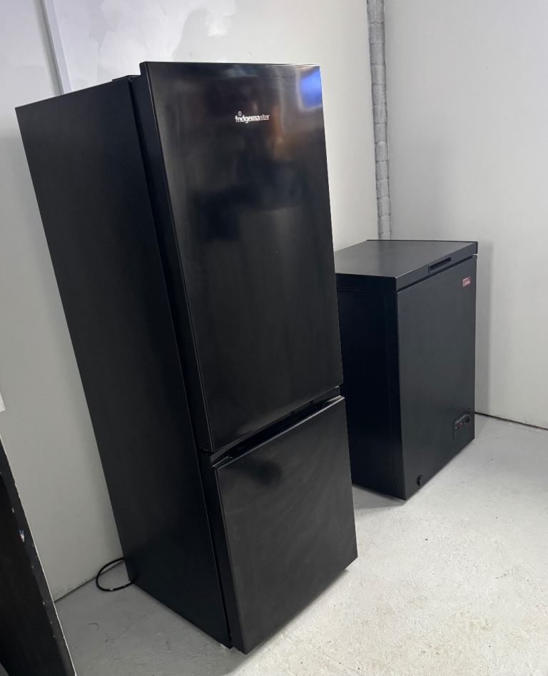 Fridgemaster Black Fridge Freezer - Good Condition