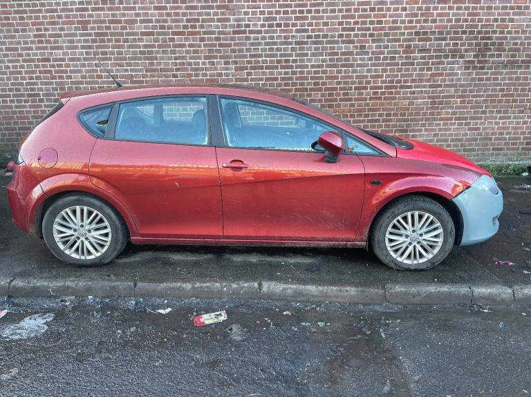 image for 09 Seat Leon 1.9tdi BXE 5speed Red BREAKING parts