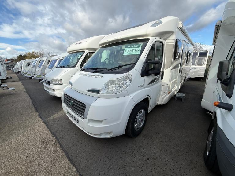 Bessacarr E584 Fixed Bed Rear Bathroom With X4 Seat Belts 