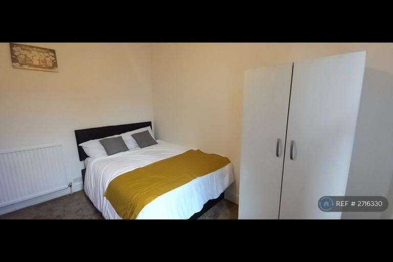 1 bedroom in Stevenage Road, London, E6 (#2716330)