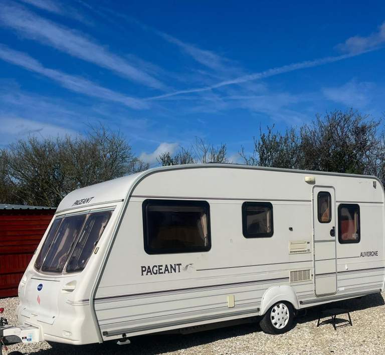 2005 caravan Bailey 4/5 berth touring caravan nice clean caravan 