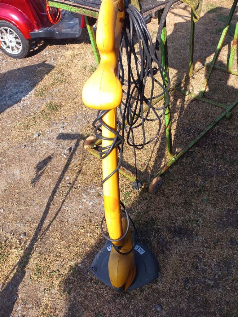 Flymo Electric strimmer– Good Condition