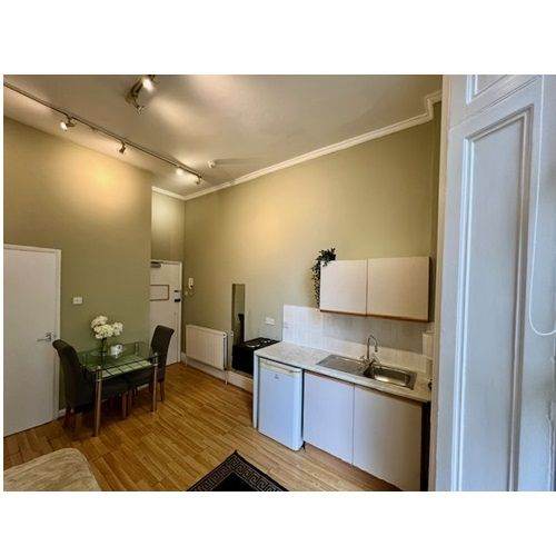 Double Studio With Balcony in Prince's Square, Notting Hill/Bayswater, W2 4PX *** Bills Inc***