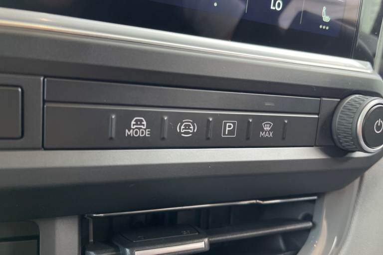 2025 Volkswagen Transporter 2.0 TDI 170PS Commerce Pro Van Auto-Tailgate Van DIESEL Automatic