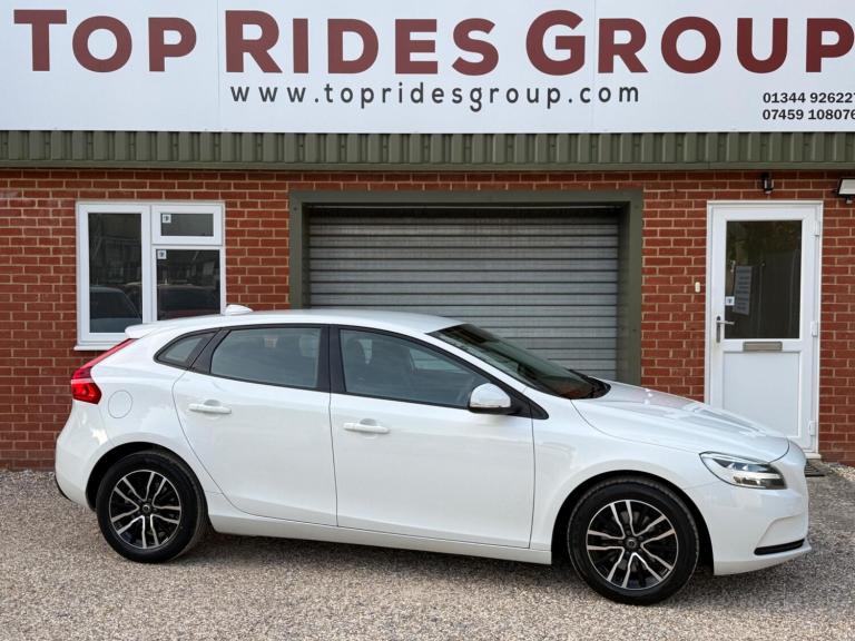 2018 Volvo V40 2.0 T2 GPF Momentum Euro 6 (s/s) 5dr HATCHBACK Petrol Manual