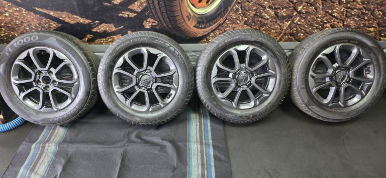 Fiat 500 X 16 alloy wheels + 4 x tyres 215 60 16