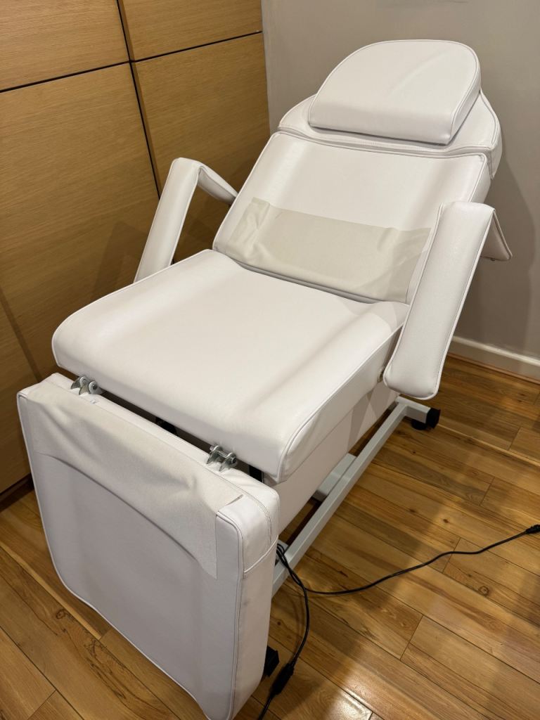 Electric beauty chair