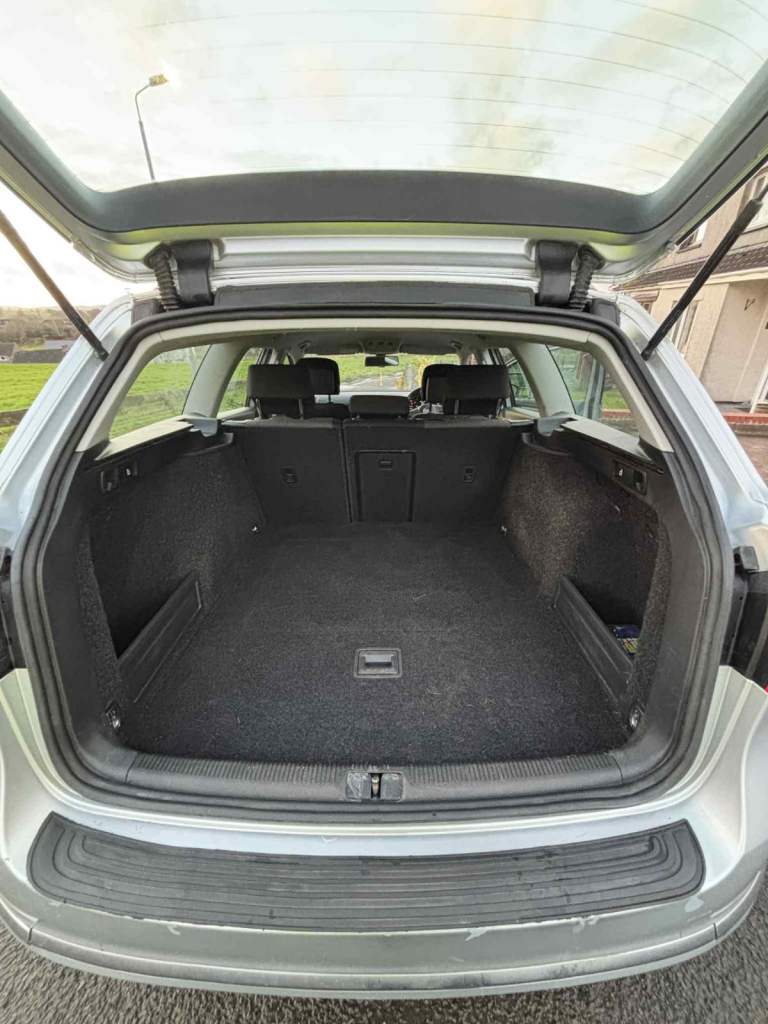 Volkswagen, PASSAT, Estate, 2011, Manual, 1968 (cc), 5 doors