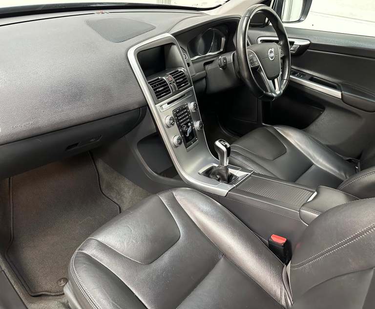 VOLVO XC60 2.0 SE Lux Nav D4 2017