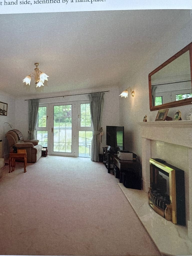 Apartment available in Broadway